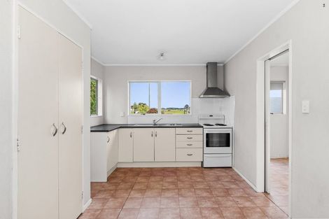 Photo of property in 33 Stevenson Road, Clarks Beach, 2122