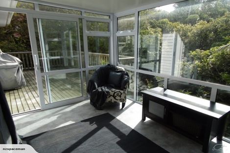 Photo of property in 4 Rokewa Way, Paparangi, Wellington, 6037