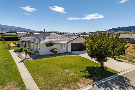 Photo of property in 3 De Bettencor Place, Mount Pisa, Cromwell, 9383