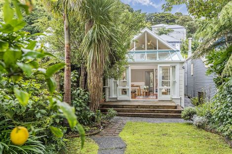 Photo of property in 127 Aro Street, Aro Valley, Wellington, 6021