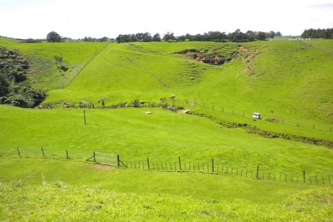Photo of property in 558 Mangorei Road, Mangorei, New Plymouth, 4371