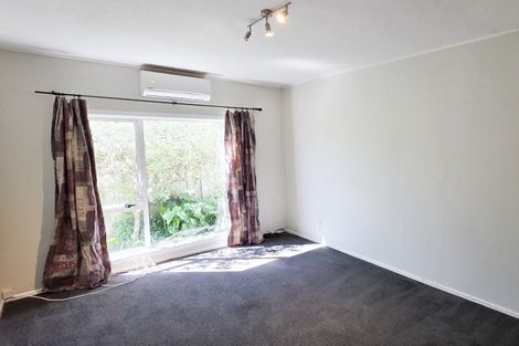 Photo of property in 11 Glanmire Road, Newlands, Wellington, 6037