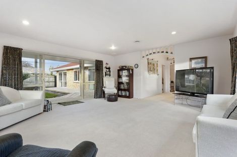 Photo of property in 26 Judd Place, Orewa, 0931