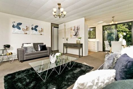 Photo of property in 2/22 Devonshire Road, Unsworth Heights, Auckland, 0632