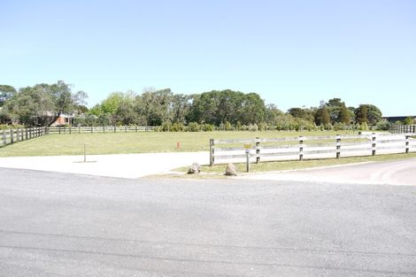 Photo of property in 15 Kakariki Road, Ngunguru, Whangarei, 0173