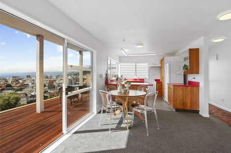 Photo of property in 12 Maarama Crescent, Aro Valley, Wellington, 6021