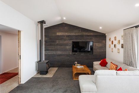 Photo of property in 12 Colquhoun Way, Kelvin Grove, Palmerston North, 4470