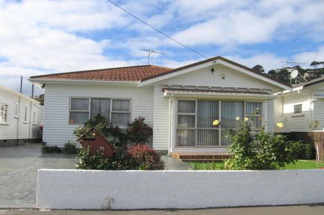 Photo of property in 19 Glamis Avenue, Strathmore Park, Wellington, 6022