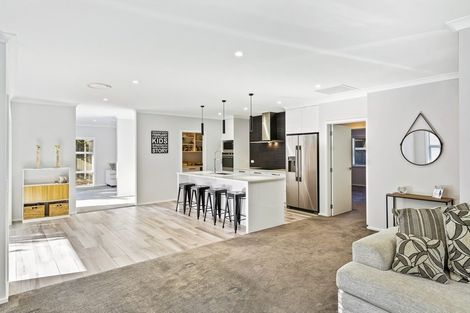 Photo of property in 2 Stoneleigh Grove, Paraparaumu, 5032