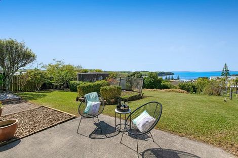 Photo of property in 1435 Whangaparaoa Road, Army Bay, Whangaparaoa, 0930