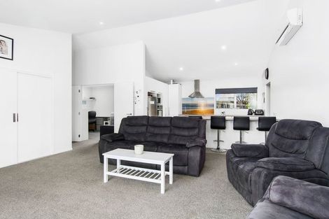 Photo of property in 1321b Papamoa Beach Road, Papamoa Beach, Papamoa, 3118