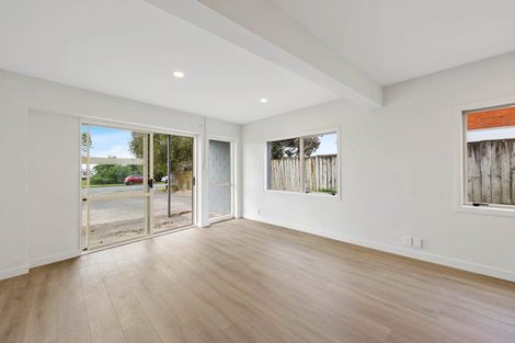 Photo of property in 77 Macleans Road, Bucklands Beach, Auckland, 2014