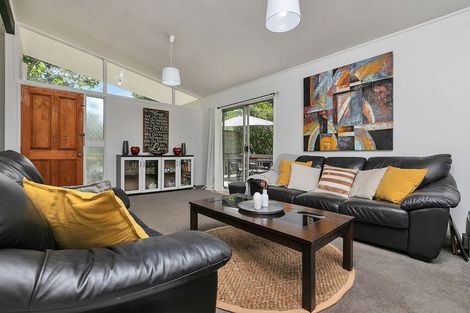 Photo of property in 10 Regency Place, Sunnynook, Auckland, 0632