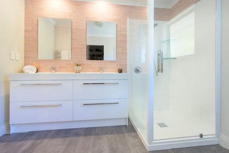 Photo of property in 10 Parkerfield Place, Motueka, 7120