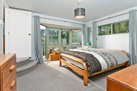 Photo of property in 3a Manon Crescent, Greenhithe, Auckland, 0632