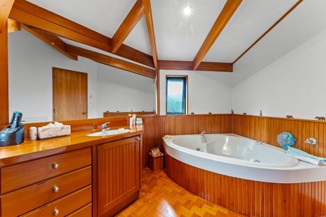 Photo of property in 2/62 Beach Road, Castor Bay, Auckland, 0620