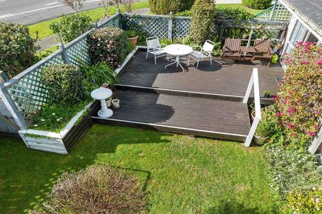 Photo of property in 2 Leybourne Avenue, Waikanae, 5036