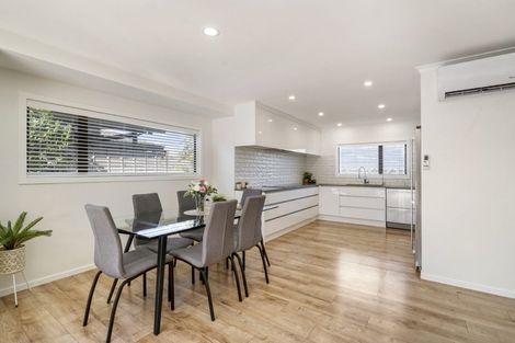 Photo of property in 11 Coventry Way, Long Bay, Auckland, 0630