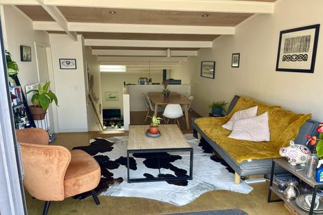 Photo of property in 1/410 The Esplanade, Island Bay, Wellington, 6023