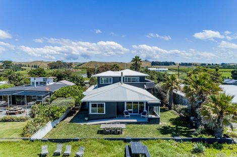 Photo of property in 243 Clifton Road, Te Awanga, 4102
