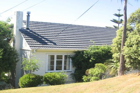 Photo of property in 16 Kaihuia Street, Northland, Wellington, 6012