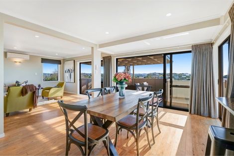 Photo of property in 24 Halldene Terrace, Red Beach, 0932