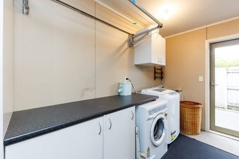 Photo of property in 44 Roberts Line, Kelvin Grove, Palmerston North, 4414