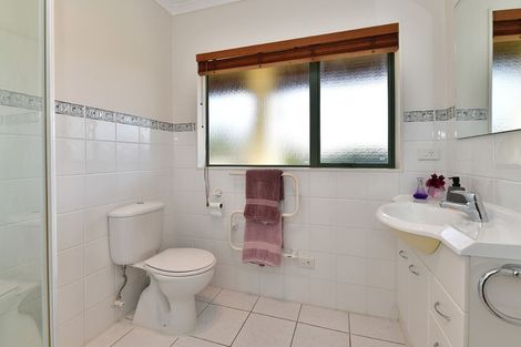 Photo of property in 11 Parkwood Crescent, Gulf Harbour, Whangaparaoa, 0930