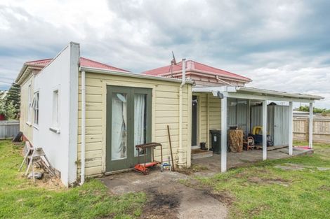 Photo of property in 4 Ashton Terrace, Castlecliff, Whanganui, 4501