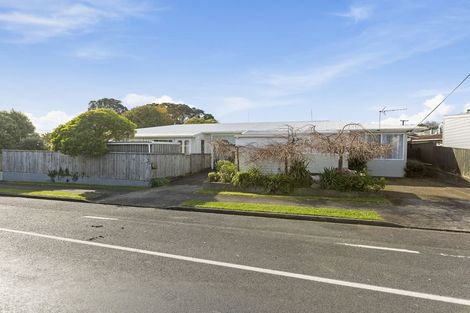 Photo of property in 6 Omata Road, Westown, New Plymouth, 4310
