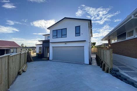 Photo of property in 32a Tupaki Place, Pakuranga Heights, Auckland, 2010