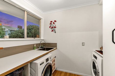 Photo of property in 3 Lowtherhurst Road, Massey, Auckland, 0614