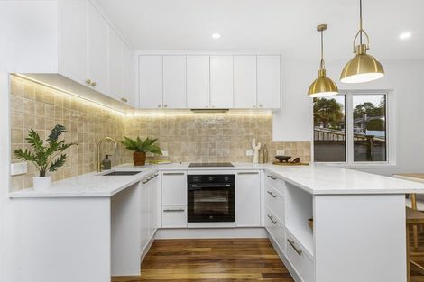 Photo of property in 56 Stott Avenue, Birkdale, Auckland, 0626