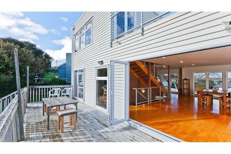 Photo of property in 19a Clairville Crescent, Wai O Taiki Bay, Auckland, 1072