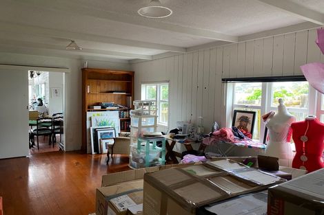 Photo of property in 1/12 Willis Street, Torbay, Auckland, 0630