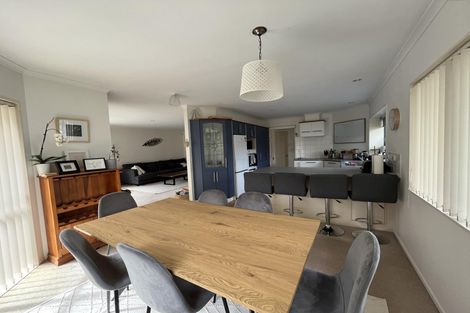 Photo of property in 11 Oakridge Drive, Kerikeri, 0230