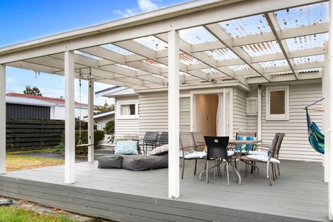 Photo of property in 74 Forest Hill Road, Henderson, Auckland, 0612