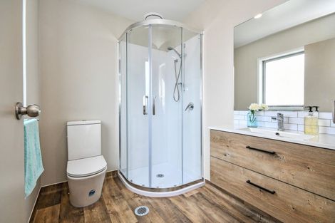 Photo of property in 4/70 Clevedon Road, Papakura, 2110