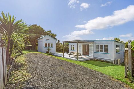 Photo of property in 66a Wainui Road, Raglan, 3225