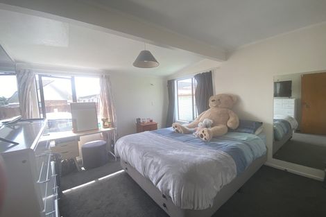 Photo of property in 50 Aviemore Drive, Highland Park, Auckland, 2010