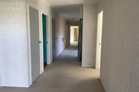 Photo of property in 10 Cumberland Street, Merrilands, New Plymouth, 4312