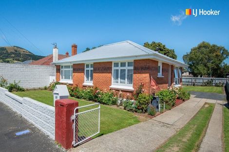 Photo of property in 18 Argyle Street, Mornington, Dunedin, 9011