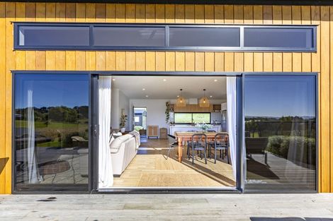 Photo of property in 53 Highlands Drive, Waipawa, 4210