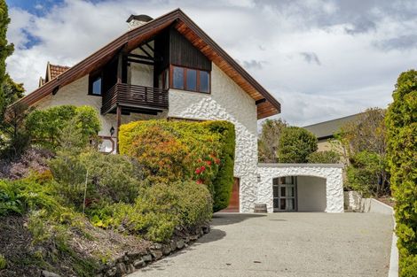 Photo of property in 9 Cypress Court, Kelvin Heights, Queenstown, 9300