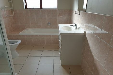 Photo of property in 8 Shah Place, Glen Eden, Auckland, 0602