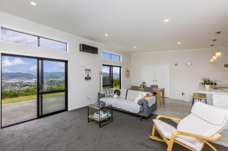 Photo of property in 51 Percy Kinsman Crescent, Riverstone Terraces, Upper Hutt, 5018