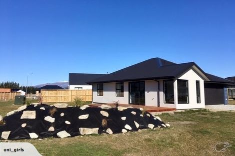 Photo of property in 13 Pennycook Place, Lake Hawea, 9382