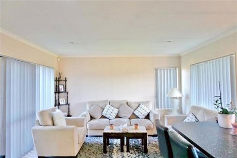 Photo of property in 45 Magic Way, Randwick Park, Auckland, 2105