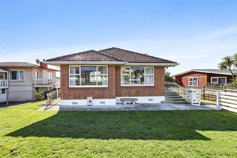 Photo of property in 73 Bradbury Road, Botany Downs, Auckland, 2010