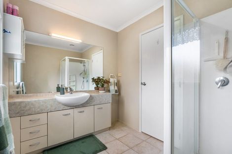 Photo of property in 12 Kristin Lane, Albany, Auckland, 0632